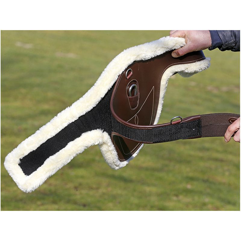 Sheepskin Stud Girth Cover mouton amovible pour sangle bavette chevaux Kentucky Sheepskin Stud Girth Cover mouton amovible pour sangle bavette chevaux Kentucky